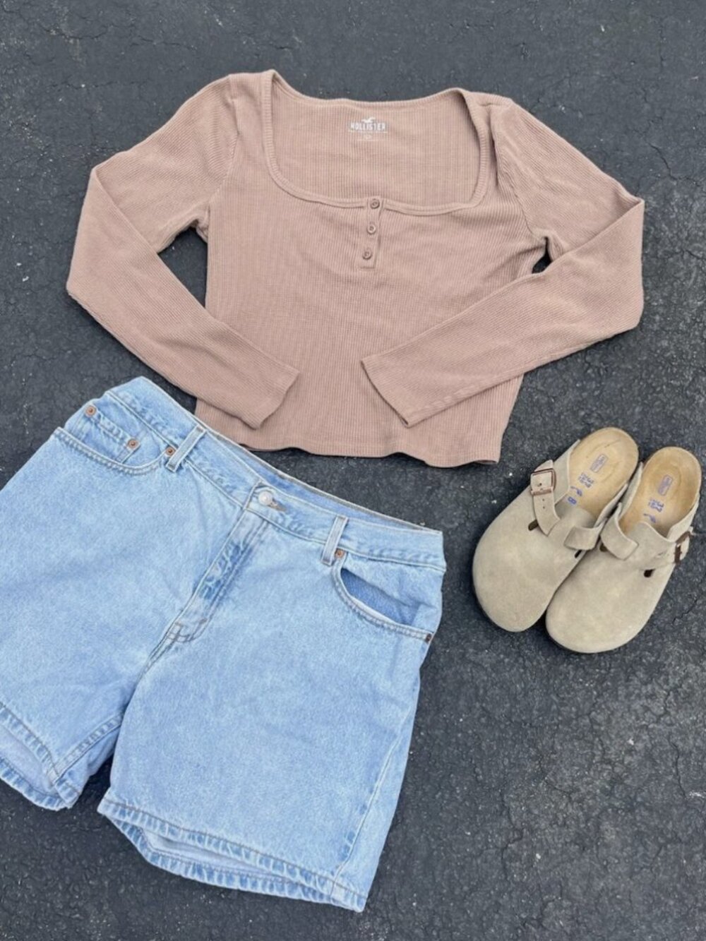 Hollister Ribbed Long-Sleeve Crop Top Large Tan Stretch Basic Layering w/Buttons